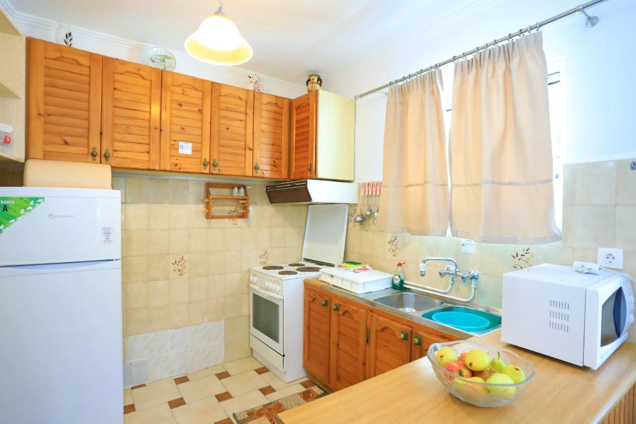 Alexandra Apartment Nisaki  Buitenkant foto